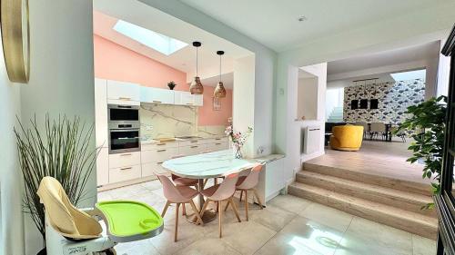 บริการและสิ่งอำนวยความสะดวก, Maison design 11 pers -Terrasse -Netflix -Confort in อาเมียง