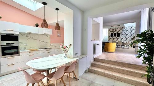 บริการและสิ่งอำนวยความสะดวก, Maison design 11 pers -Terrasse -Netflix -Confort in อาเมียง