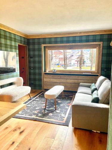 Cortina Center House