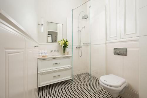 LA PERLE French-style Suite in the heart of Warsaw, wine & breakfast & premium service, Varsavia (foto 4)