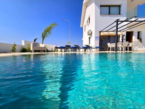 Larnaca Villa – khách sạn tại Perivolia