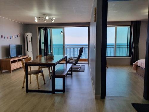 The sound of waves and enjoying the ocean view