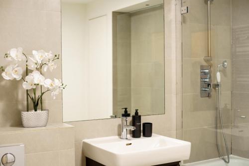 The Regents Park Nook 1 Bedroom - image 7