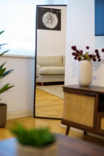 The Regents Park Nook 1 Bedroom - image 13