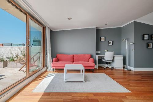 Duplex Flat w Panoramic Bosphorus View and Terrace, Стамбул (фото 3)