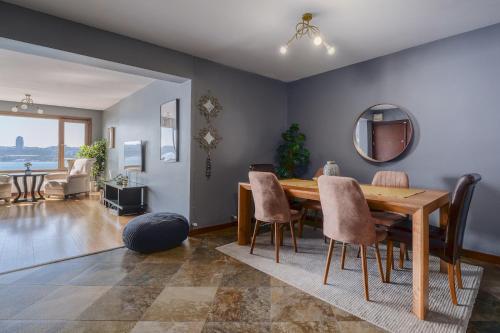 Duplex Flat w Panoramic Bosphorus View and Terrace, Стамбул (фото 8)