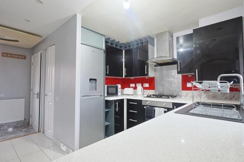 Manchester 3-Beds Sleeps 6 with On-site Parking, Manchester (photo 5)