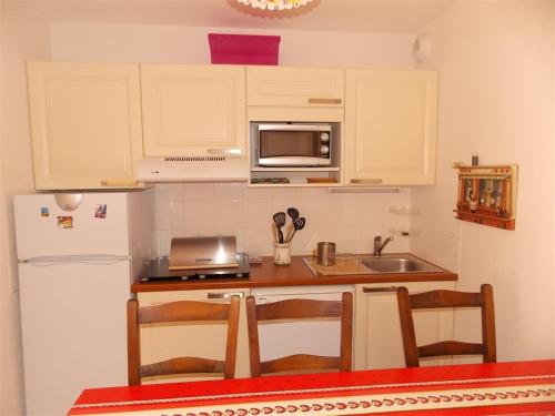 Appartement Montauban-de-Luchon, 2 pièces, 6 personnes - FR-1-313-142 (Appartement T2 Cabine avec Jardin pres de Luchon - Pour 6 Pers, Animaux Admis, Parking securise - FR) in Montauban-de-Luchon