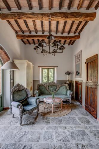 Iekārtas, Villa da Eva in Monte Santa Maria Tiberina