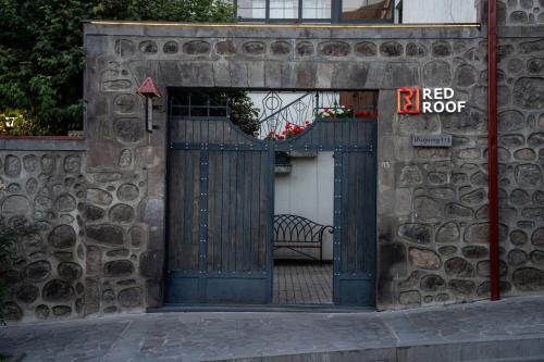 REDROOF country house hotel
