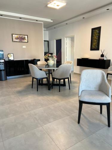 NYC trifft auf Top Moderne Wohnung in Hergla