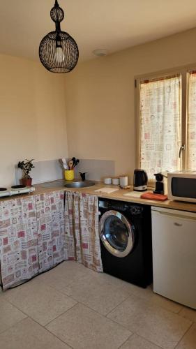 кухня, Appartement La pierre de bresse in Шарет-Варен