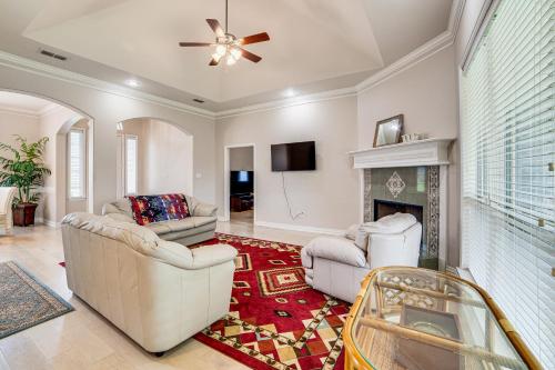 8 Mi to Lake Palestine: Peaceful Family Retreat in Flint (TX)