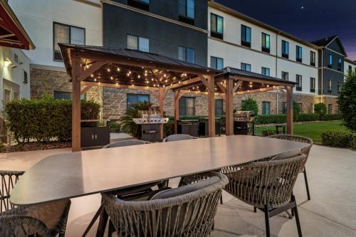 Homewood Suites by Hilton Beaumont - 숙소 외관