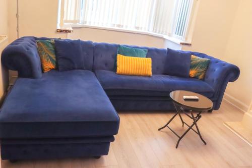 Beautiful 2 Bedroom house with big Garden & Parking fast wifi, and king size bed, Бирмингем (фото 4)