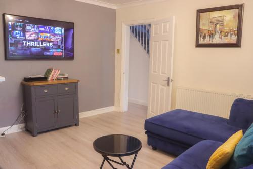 Beautiful 2 Bedroom house with big Garden & Parking fast wifi, and king size bed, Бирмингем (фото 2)