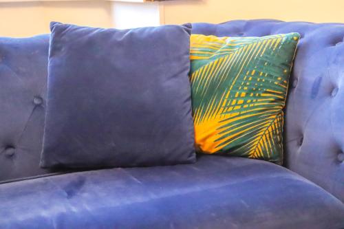 Beautiful 2 Bedroom house with big Garden & Parking fast wifi, and king size bed, Бирмингем (фото 5)