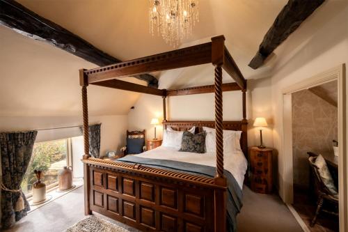 1 king bed, 2 twin beds