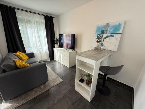 Einzimmer -Appartement mit Küche & Balkon, Kolbergring – khách sạn tại Obernkirchen