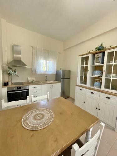 Anna's House in Lefki