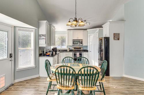 Family Home w/ Fenced Yard Between Provo & SLC! in Bluffdale (UT)