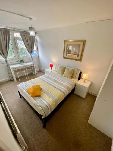 Cosy 3 Bed Apt, Old Truman Brewery! Brick Lane, London, E1