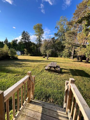 Spacious Renovated Home in Orono, Next to UMaine in โอโรโน (ME)