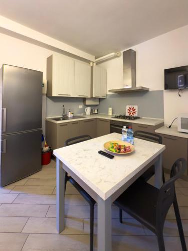 Comida y bebida, BelSorrisoVarese - Elegance City Residence Private Parking -Reservation Required- in Varese