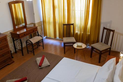 Megy's 2nd Top Central Room, София (фото 8)