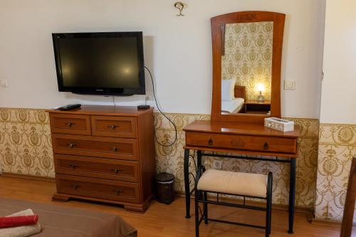 Megy's 2nd Top Central Room, София (фото 7)