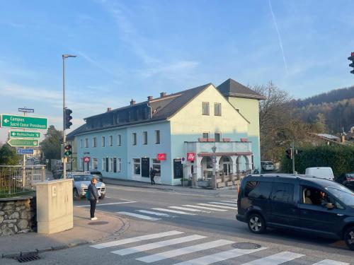 Corso, Zimmer & Cafe, Hotel Garni - Tap to explore photos