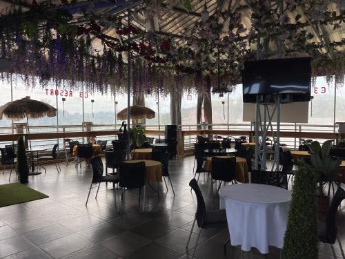 餐廳, C3 Resort Hotel Foumbot in 馬帕拉