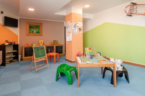 Hotel Monte Bondone - image 9