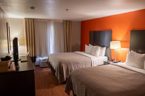 Quality Inn & Suites Fresno Northwest - image 11