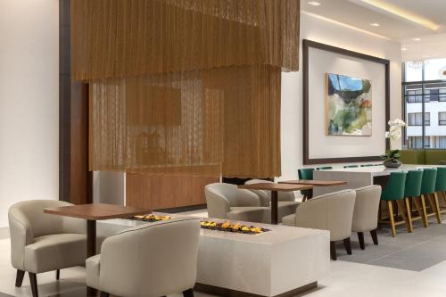 Exterior view, Staybridge Suites Montreal Airport – St-Laurent in Montreal-Trudeau Airport