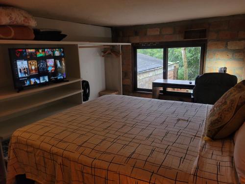 1 double bed, 1 twin bed