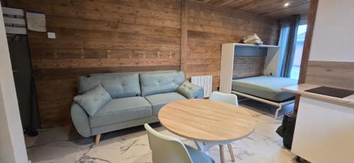 Studio in Gilly-sur-Isere