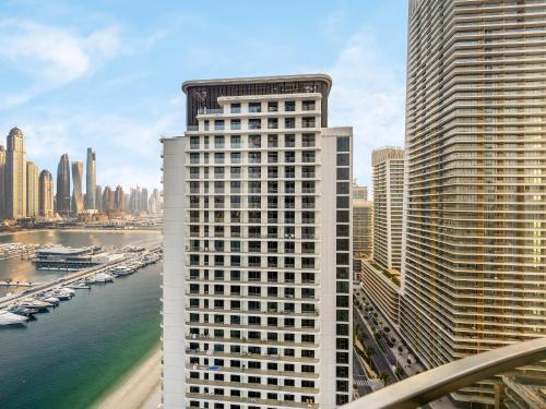 Cozy Marina View 2 Bedroom Pool and Private Beach, Dubai (foto 7)