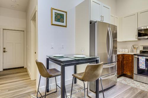 WFH-Friendly Gem w/ Creek: 4 Mi to Sammamish Trail in Union Hill-Novelty Hill (WA)