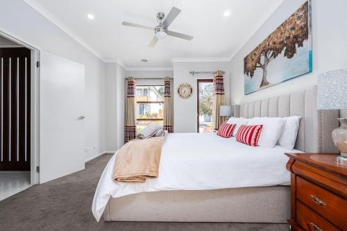 Cloverlea Spacious 4BR Yarra Valley Getaway in Chirnside Park