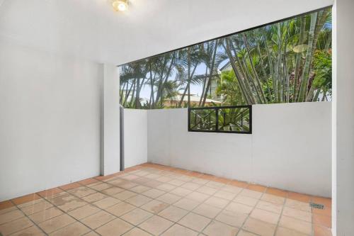 1BR Spring Hill 5 min CBD 10 min Mall & Train SH13 - image 5