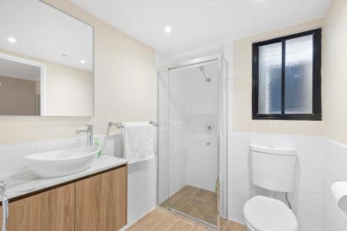 Modern Bright 1-Bedroom Haven SHS 21 - image 4