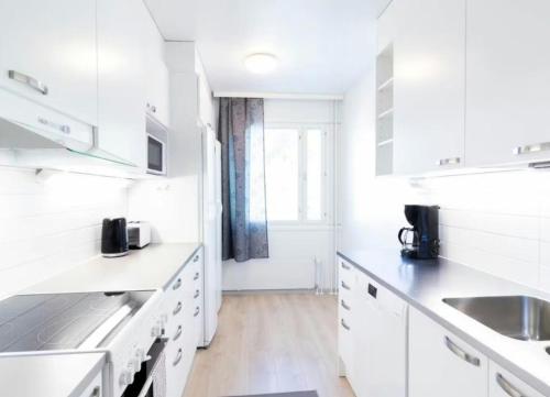Kitchen, Convenient Apartment for 4 in Konala