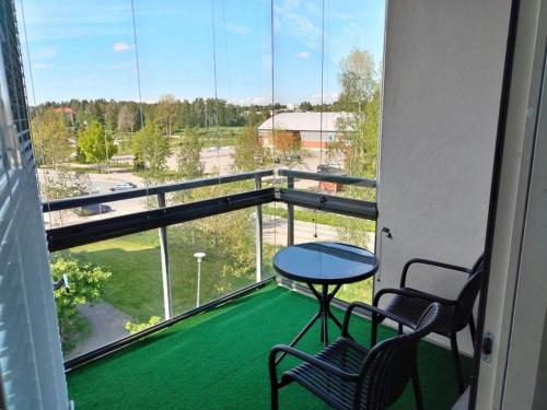 Balcony/terrace, Central and Spacious Apartment for 4 in Mäntsälä