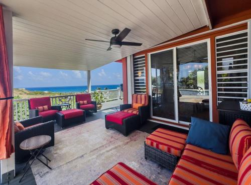 Hook em on Paradise in Κλαίρμοντ