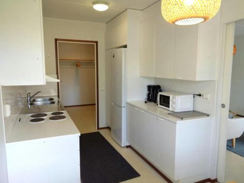 Kitchen, Spacious Apartment for 4 with Sauna in Mäntsälä