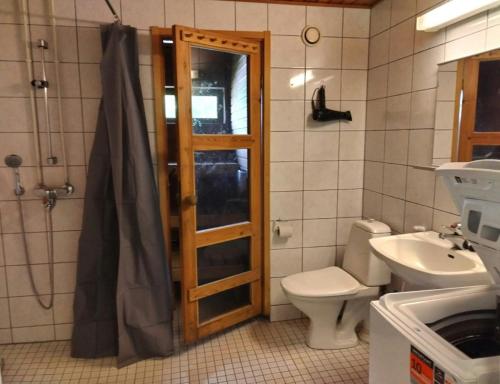 Bathroom, Spacious Apartment for 4 with Sauna in Mäntsälä