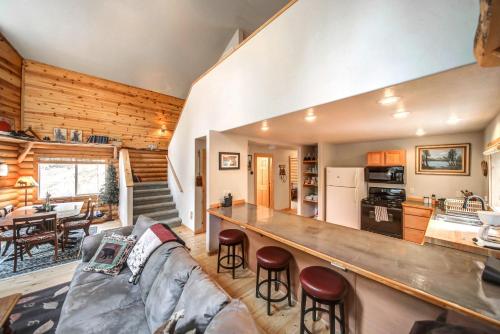Cascade Log Cabin by Casago McCall - Donerightmanagement, Cascade (фото 3)