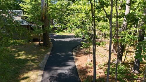 Classic Charm with Modern Kitchen Walking Distance to UMaine in โอโรโน (ME)