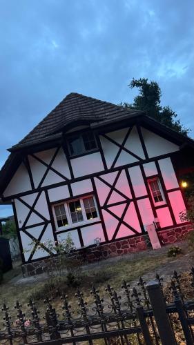 外部景觀, Cottage - Kleine alte Villa am See in 貝斯滕塞